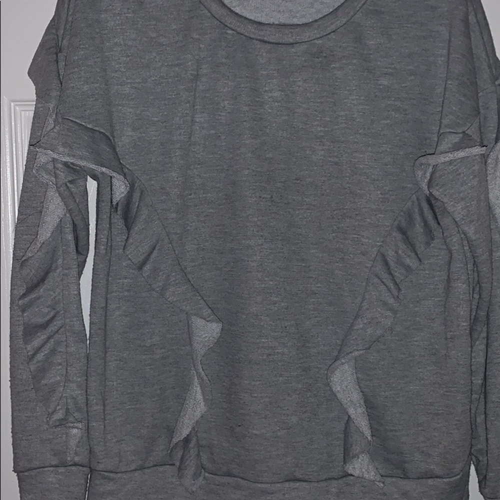 Adorable Ruffle Sweatshirt! - Picture 3 of 4